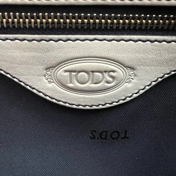 AUTHENTIC Italian Designer Tod's 'D Bag' Shoulder Bag - Picture 4 of 15